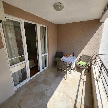 Avanti Apartment *